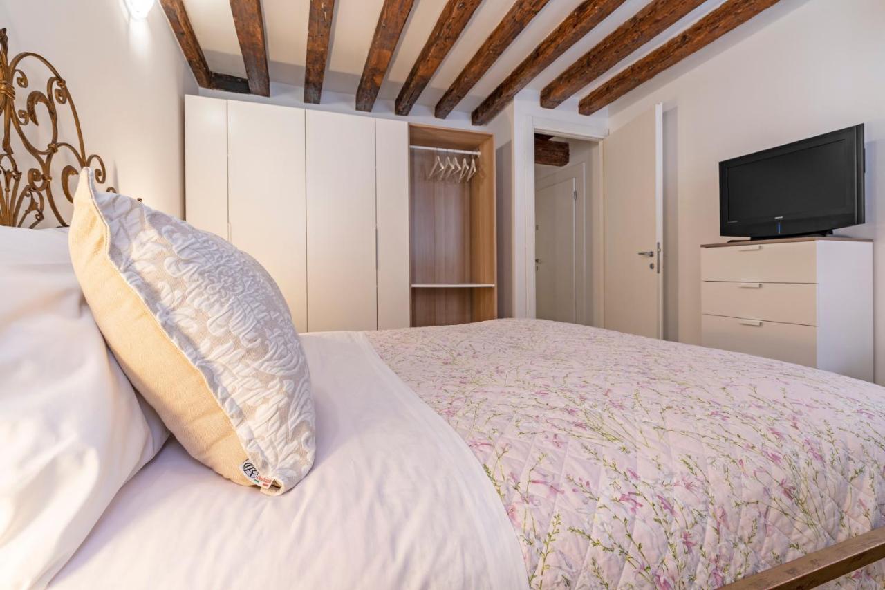 San Giacomo Pied-A-Terre House By Wonderful Italy 베니스 외부 사진